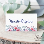 kék rózsaszín akvarell virágos esküvői ültetőkártya